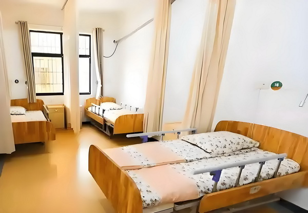 冯骥荐电影南京照相馆：没有抒情只有血的事实